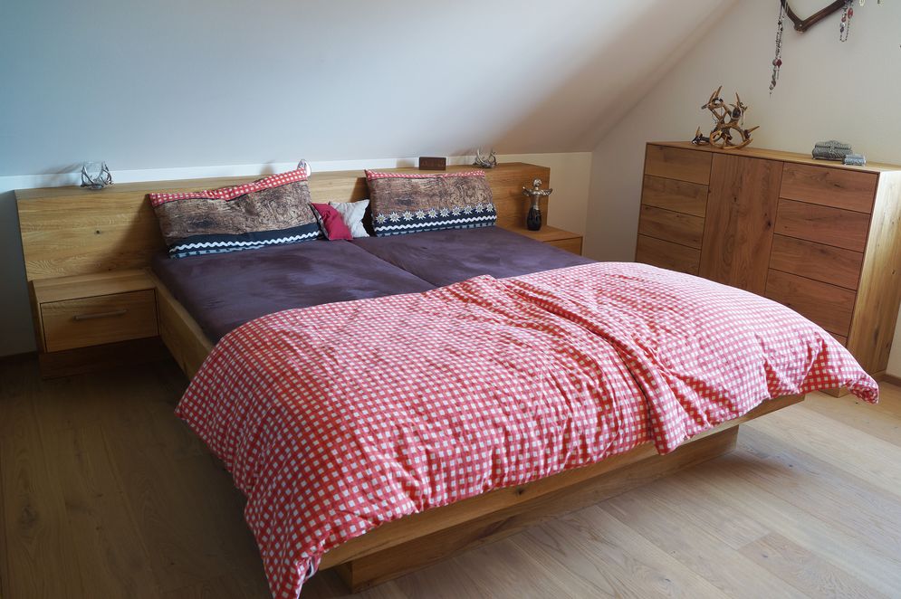 Bett / Schlafzimmermöbel – Bild 1