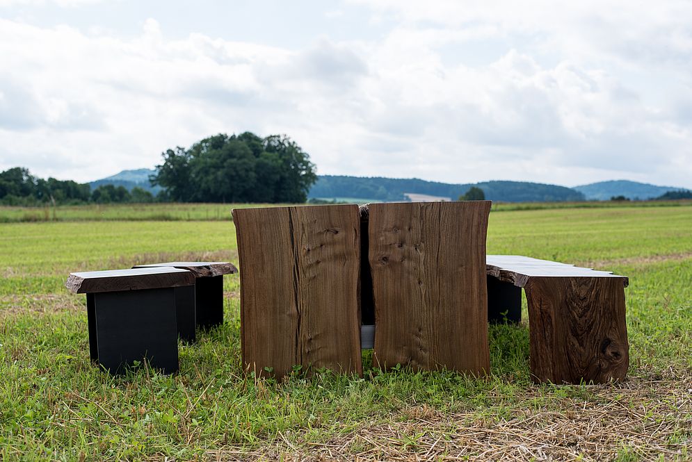handgefertigte Esstische aus Massivholz – Bild 79